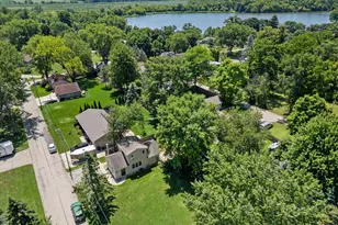 326 Woodlawn Ave, Racine, WI 53105 - Photo 4