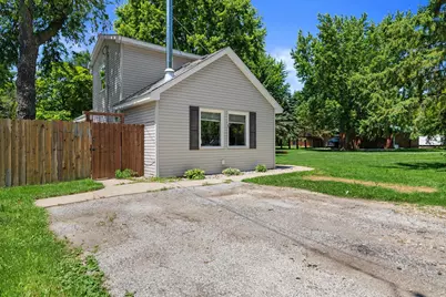 326  Woodlawn Ave, Racine, WI 53105 - Photo 2