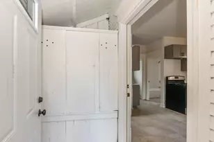 2321 S 26th St, Milwaukee, WI 53215 - Photo 26