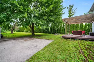 7333 N Green Bay Ave, Glendale, WI 53209 - Photo 22