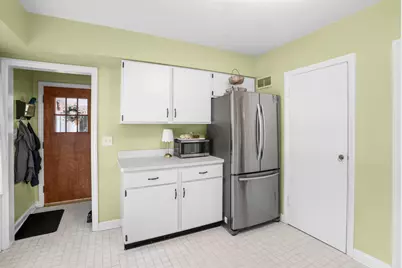 7603 N Fairchild Rd, Fox Point, WI 53217 - Photo 6