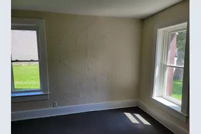 1028 S Memorial Dr, Racine, WI 53403 - Photo 6