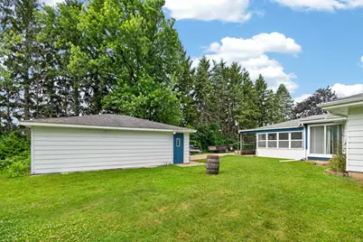 3174  Division Rd, Jackson, WI 53037 - Photo 34