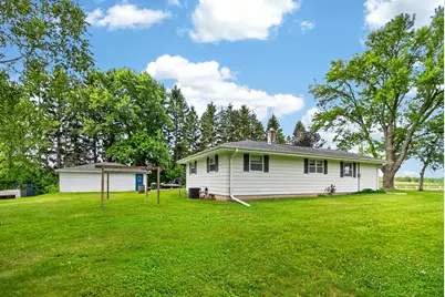 3174  Division Rd, Jackson, WI 53037 - Photo 36