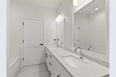 4192 E Lake Vista Blvd, Oak Creek, WI 53154 - Photo 26