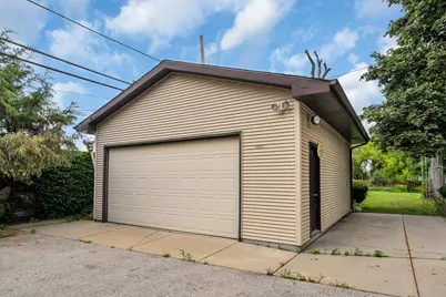 3857 S 35th St, Greenfield, WI 53221 - Photo 48