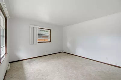 W171N8437  Allen Ave, Menomonee Falls, WI 53051 - Photo 2