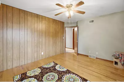 W171N8437  Allen Ave, Menomonee Falls, WI 53051 - Photo 16
