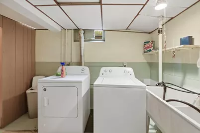 W171N8437  Allen Ave, Menomonee Falls, WI 53051 - Photo 26
