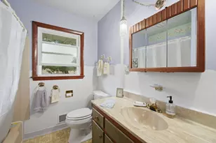 W171N8437 Allen Ave, Menomonee Falls, WI 53051 - Photo 12