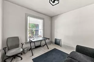 3172 N Holton St, Milwaukee, WI 53212 - Photo 6