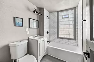 3172 N Holton St, Milwaukee, WI 53212 - Photo 8