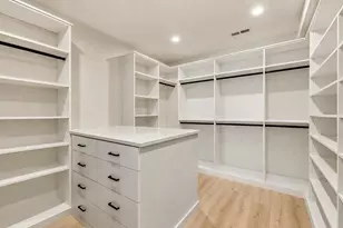 2409 N Terrace Ave, Milwaukee, WI 53202 - Photo 12
