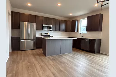 3708  Bishops Cap Dr, Racine, WI 53126 - Photo 6