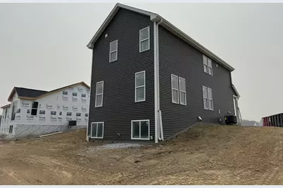 3661  Perennial Pkwy, Racine, WI 53126 - Photo 12