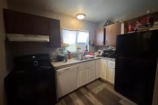 8811 W Mitchell St, West Allis, WI 53214 - Photo 10