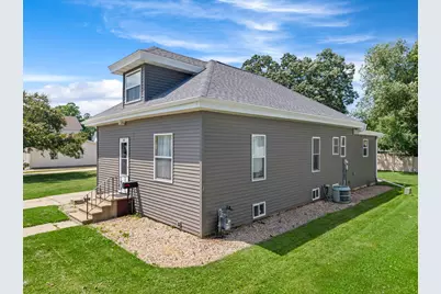 121  Lincoln St, Caledonia, MN 55921 - Photo 22