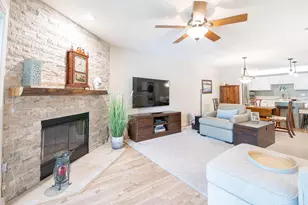 N16W26553 Conservancy Dr, Pewaukee, WI 53072 - Photo 16