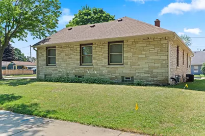 3031 S 33rd St, Milwaukee, WI 53215 - Photo 6