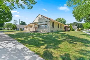 3031 S 33rd St, Milwaukee, WI 53215 - Photo 2