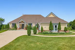 W225N3524 Wethersfield Rd, Pewaukee, WI 53072 - Photo 1