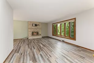 703 Lake St, Onalaska, WI 54650 - Photo 4