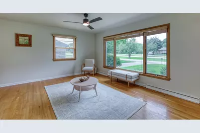 8486 N 51st St, Brown Deer, WI 53223 - Photo 4