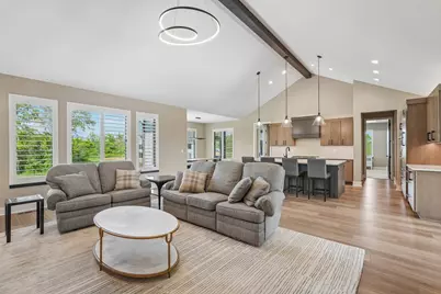 N69W17970  Haven Dr, Menomonee Falls, WI 53051 - Photo 6
