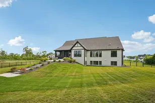 N69W17970 Haven Dr, Menomonee Falls, WI 53051 - Photo 54