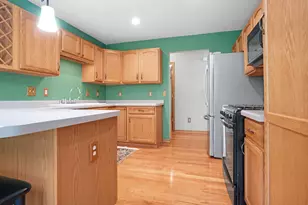 N108W15384 Bel Aire Ln, Germantown, WI 53022 - Photo 8