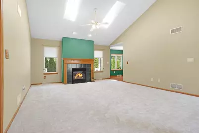 N108W15384  Bel Aire Ln, Germantown, WI 53022 - Photo 4