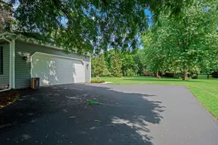 1626 Devonshire Dr, Cedarburg, WI 53012 - Photo 38