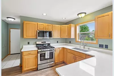 6605  Carlton Dr, Madison, WI 53718 - Photo 6