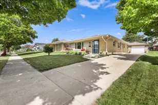 3832 S 93rd St, Milwaukee, WI 53228 - Photo 4