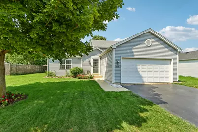 242  Deer Path Dr, Genoa City, WI 53128 - Photo 2