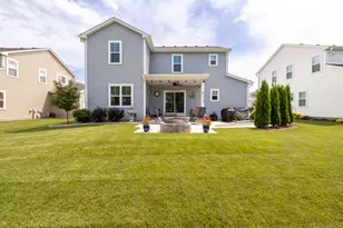 552 Wild Oak Rd, Hartland, WI 53029 - Photo 6