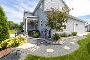 552 Wild Oak Rd, Hartland, WI 53029 - Photo 4