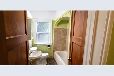 4902 N 19th St, Milwaukee, WI 53209 - Photo 10