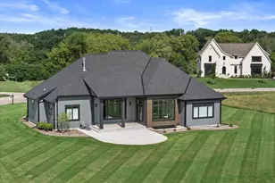 4077 Hawthorn Farm Ct, Delafield, WI 53058 - Photo 56