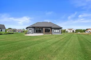 4077 Hawthorn Farm Ct, Delafield, WI 53058 - Photo 42