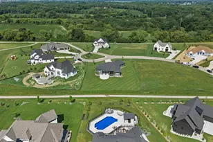 4077 Hawthorn Farm Ct, Delafield, WI 53058 - Photo 52