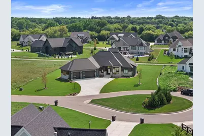 4077  Hawthorn Farm Ct, Delafield, WI 53058 - Photo 48