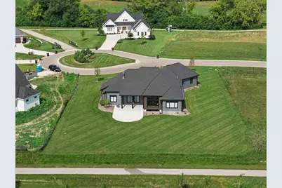 4077  Hawthorn Farm Ct, Delafield, WI 53058 - Photo 60