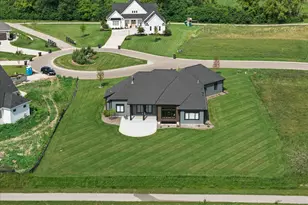 4077 Hawthorn Farm Ct, Delafield, WI 53058 - Photo 60