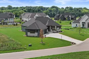 4077 Hawthorn Farm Ct, Delafield, WI 53058 - Photo 62