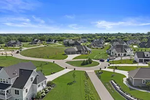 4077 Hawthorn Farm Ct, Delafield, WI 53058 - Photo 48