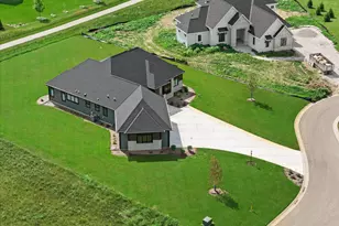 4077 Hawthorn Farm Ct, Delafield, WI 53058 - Photo 62