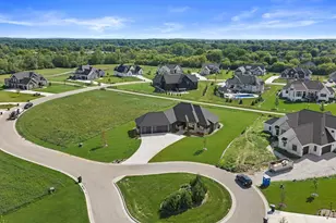 4077 Hawthorn Farm Ct, Delafield, WI 53058 - Photo 46