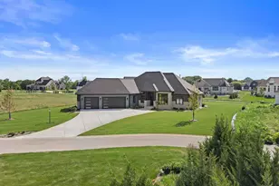 4077 Hawthorn Farm Ct, Delafield, WI 53058 - Photo 44