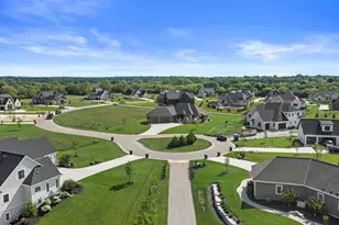 4077 Hawthorn Farm Ct, Delafield, WI 53058 - Photo 46